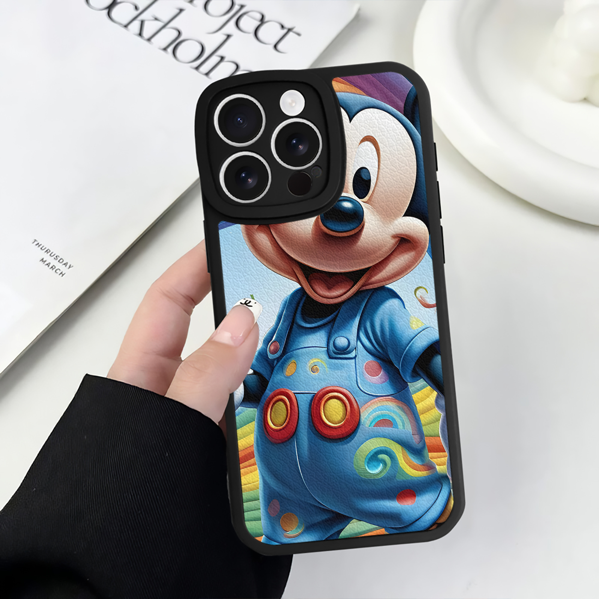 （画像用） ミッキーマウス Mickey Mouse 【iPhone 16シリーズ対応】シリコンスマホケース（レザー調） 材質：シリコン